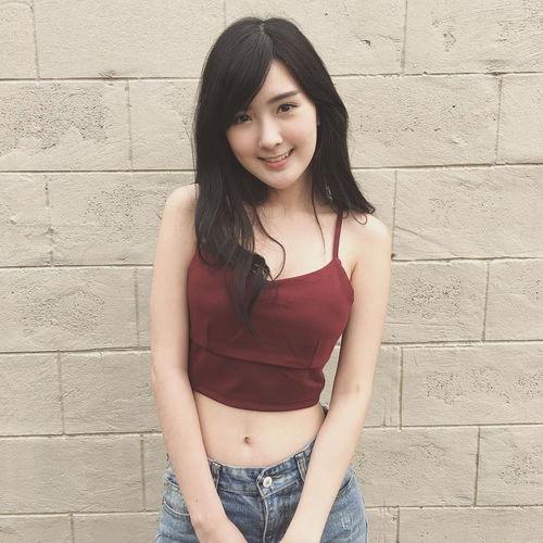 吃瓜女网红图片高清头像,揭秘吃瓜女网红高清头像背后的魅力 第2张 吃瓜女网红图片高清头像,揭秘吃瓜女网红高清头像背后的魅力 第2张